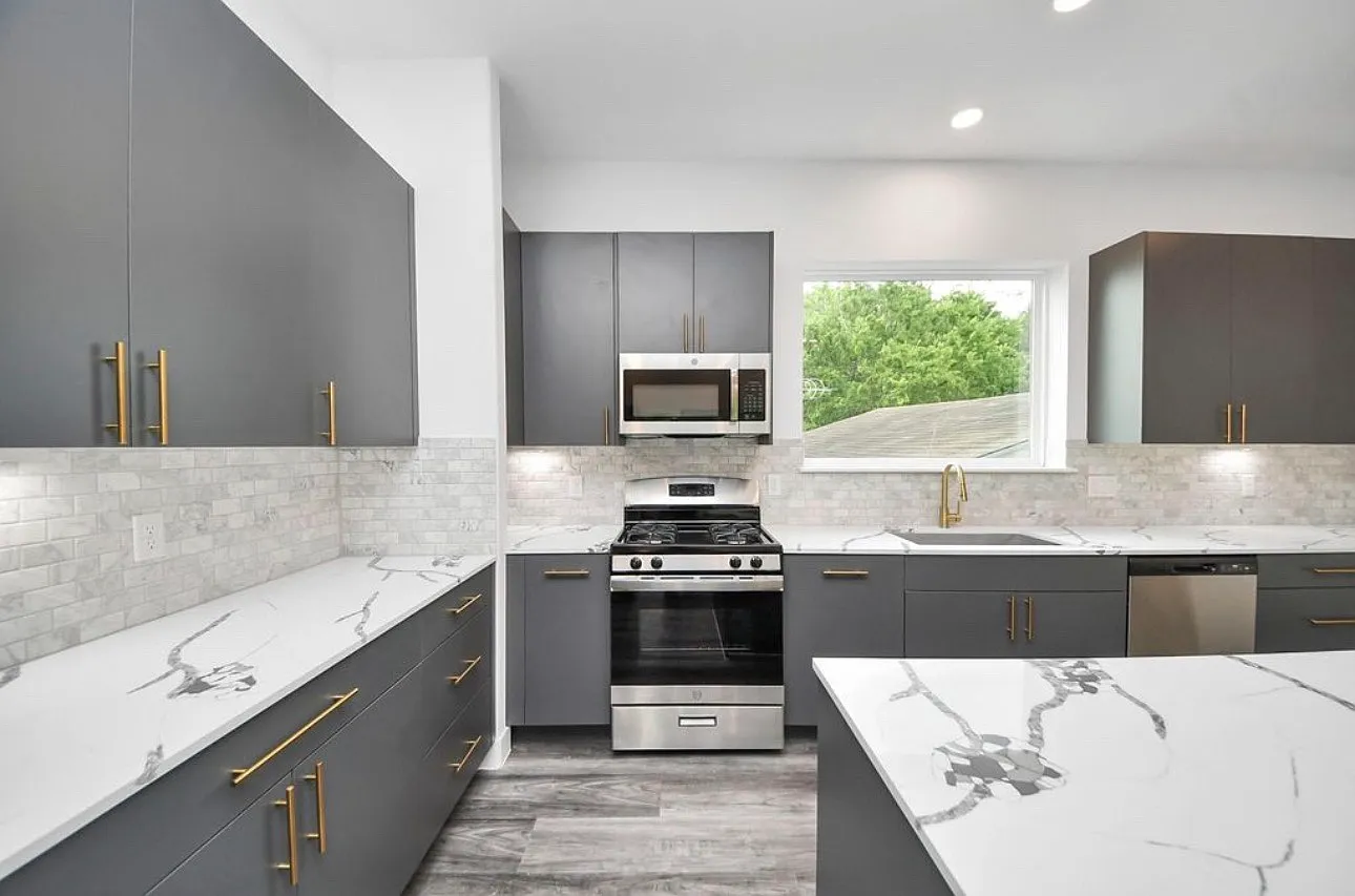 4 bed, 2212 sqft, $3,400 — Photo 4