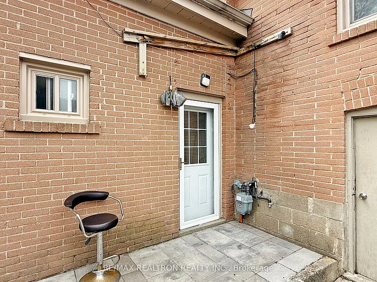 55 Danby Ave #BASEMENT — Photo 24