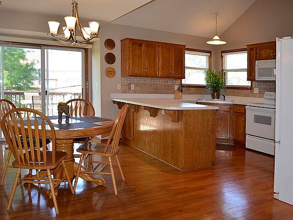 4th image of 1021 Bob White Ln