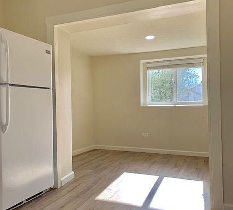 2nd image of 320 Cornell Dr SE APT A