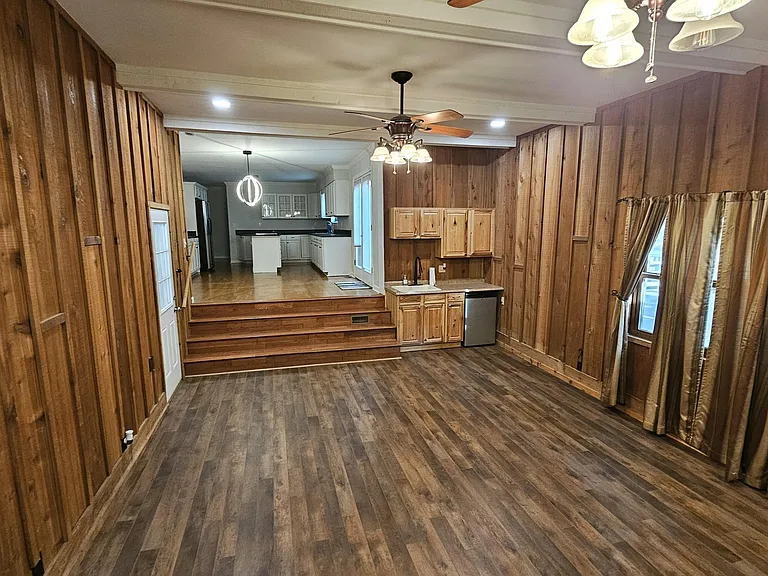 6107 Lottie Ln — Photo 13