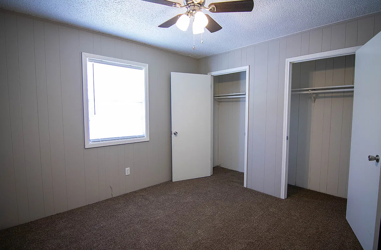 400 Live Oak Spacious 2 Bedroom Apartment with On-Site Laundry — Photo 4