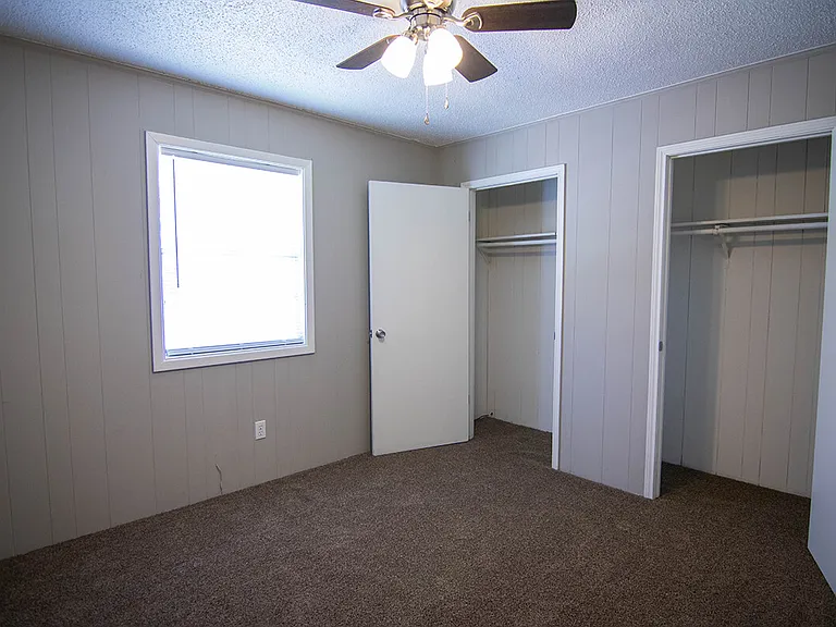 400 Live Oak Spacious 2 Bedroom Apartment with On-Site Laundry — Photo 4