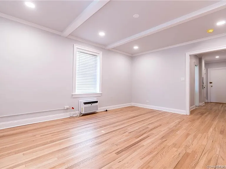 140 Woodside Grn #2B — Photo 2