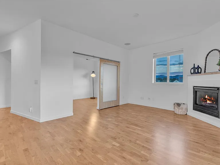 1053 W Century Dr #310 — Photo 24