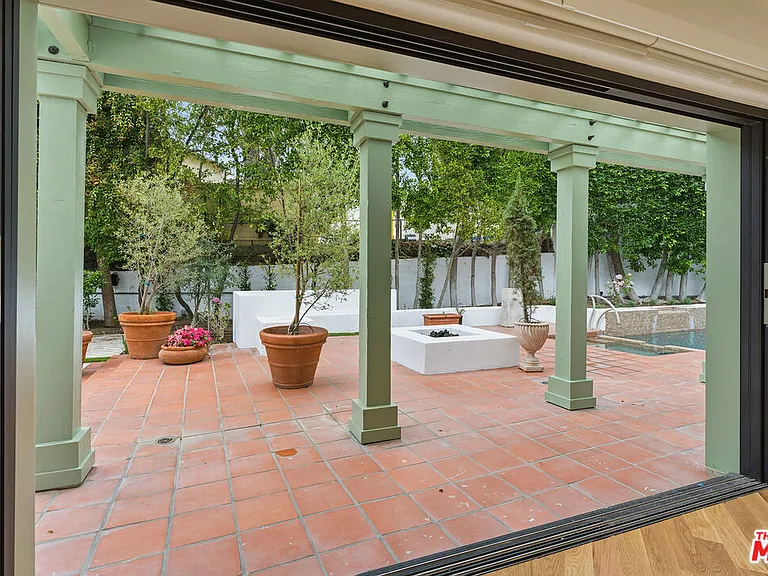 1200 N Doheny Dr — Photo 17