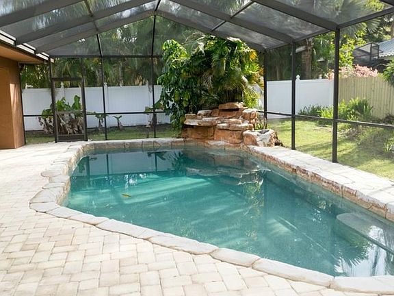 2nd image of 2422 Hillcreek Cir E