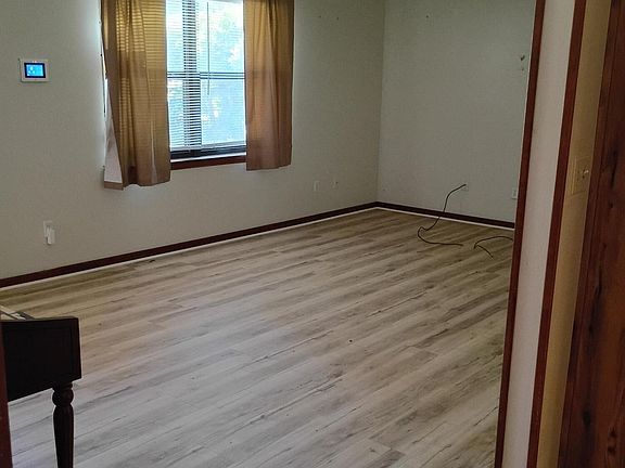 5th image of 310 Cavanah Dr