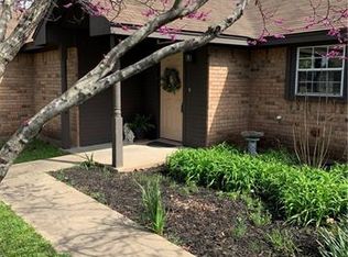 1214 Southview Dr, Waxahachie, TX 75165