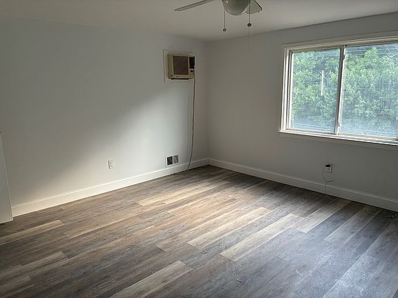 4th image of 86 Russek Dr