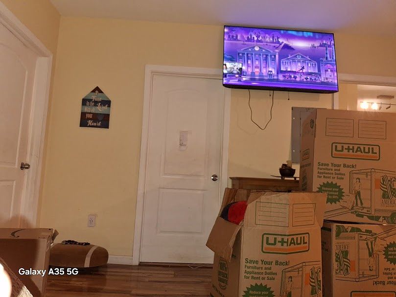 2nd image of 50 E Hawkins St #2