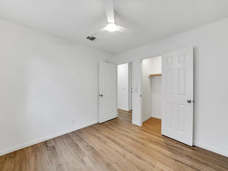 1707 Primrose Ln — Photo 24
