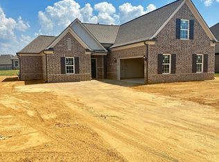 2481 Dela Dr, Southaven, MS 38672