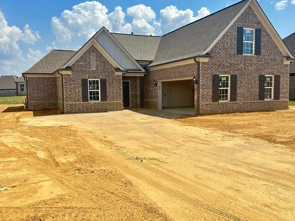 2481 Dela Dr, Southaven, MS 38672