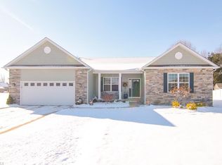 13161 Kensington Dr, Grafton, OH 44044