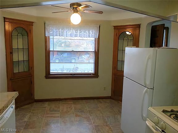 5th image of 3872 W 136th St