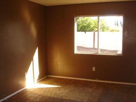 5th image of 720 Eastbury Dr
