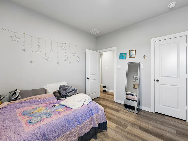 2321 Green River Rd — Photo 20