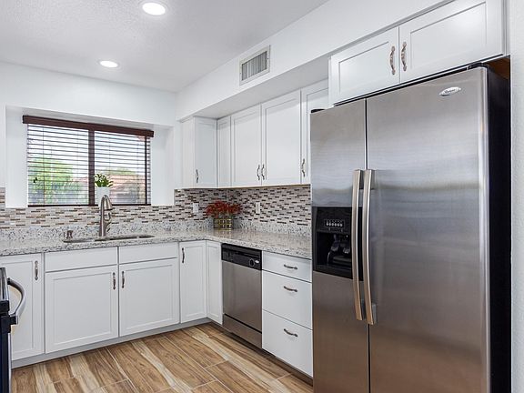4th image of 3136 N Copenhagen Dr