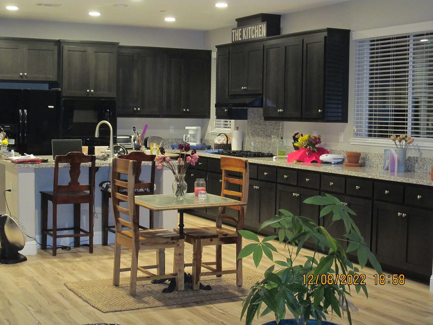 1970 Hancock Drive, Fairfield, CA 5 bedroom, 4.5 bathrooms. — Photo 4