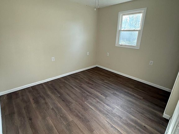 3rd image of 106 S 15th Ave