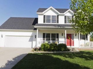 900 Grouse Ct, Sherman, IL 62684