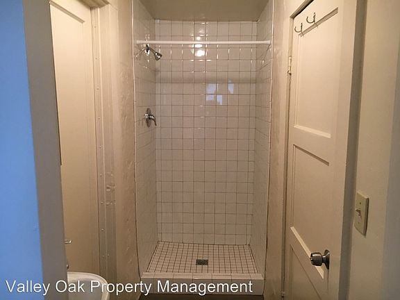 5th image of 1111 Kenwood Ave #1111