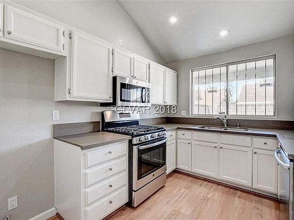3rd image of 517 Holick Ave