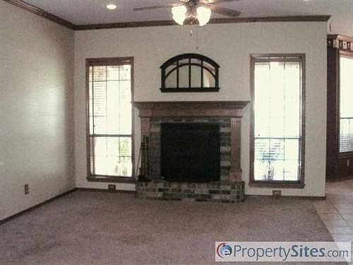 4th image of 17322 Fishermans Dr