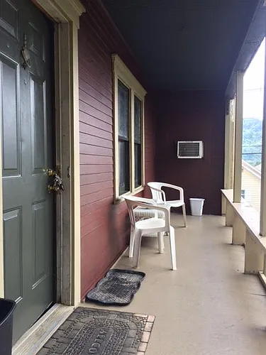 1028 Marshall St Photo 1