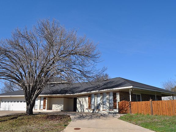 2nd image of 201 Village Gate Dr