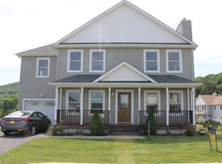 71 Rhone Ridge Dr, Pawling, NY 12564