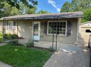 856 Hemlock Dr, Salina, KS 67401