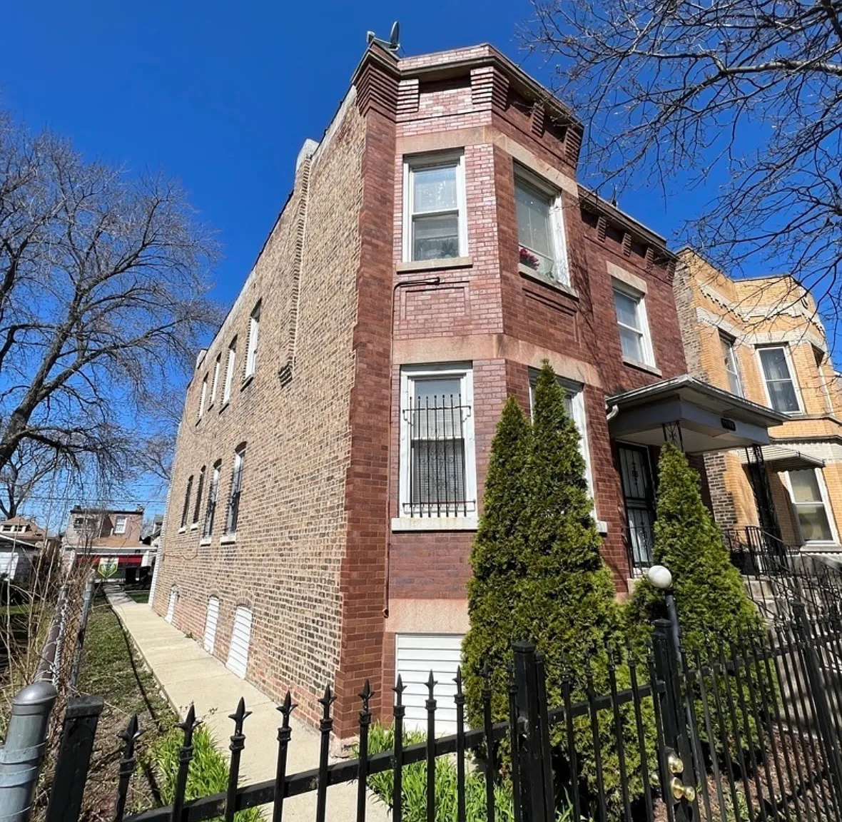 3 bed, $1,850 — Photo 2