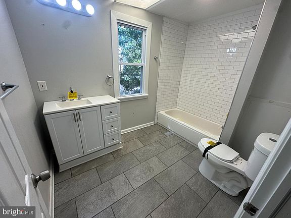 4th image of 2636 Earp St