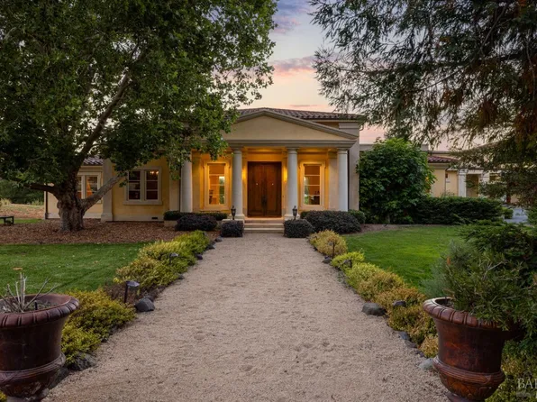 968 Chiquita Road, Healdsburg, CA 95448