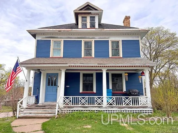 218 N Maple St, Ishpeming, MI 49849
