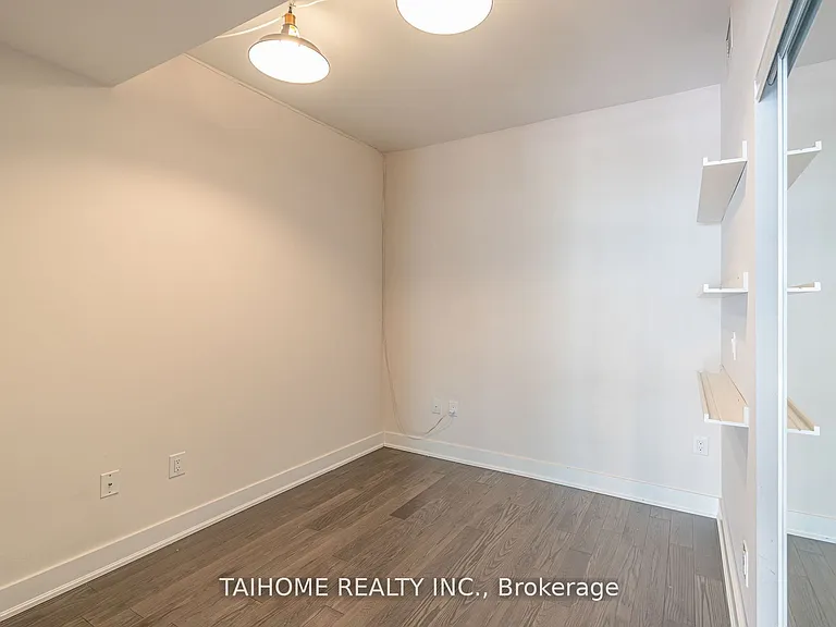 955 Bay St #307 — Photo 9