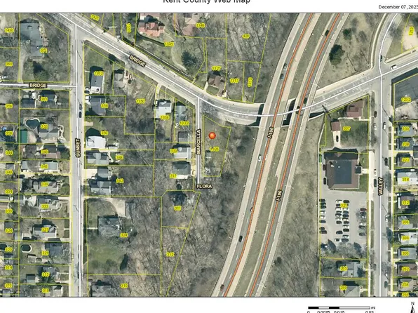 1326 Bridge St NW, Grand Rapids, MI 49504