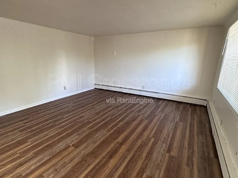 2323 Newton St #4 — Photo 19