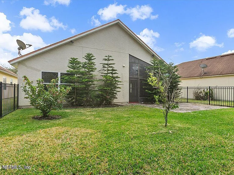 1212 Coghill Cir — Photo 17