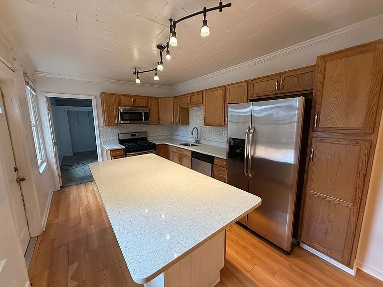 1916 Larkins Way — Photo 8