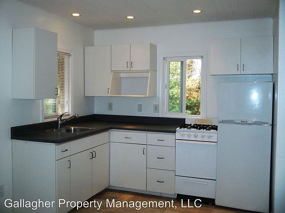 5th image of 824 Buena Vista Ave