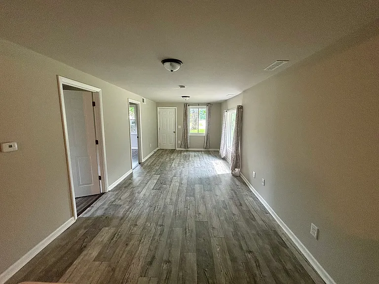7263 N Oak Rd — Photo 6
