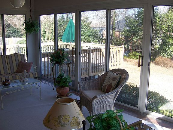 5th image of 505 E Seven Oaks Dr