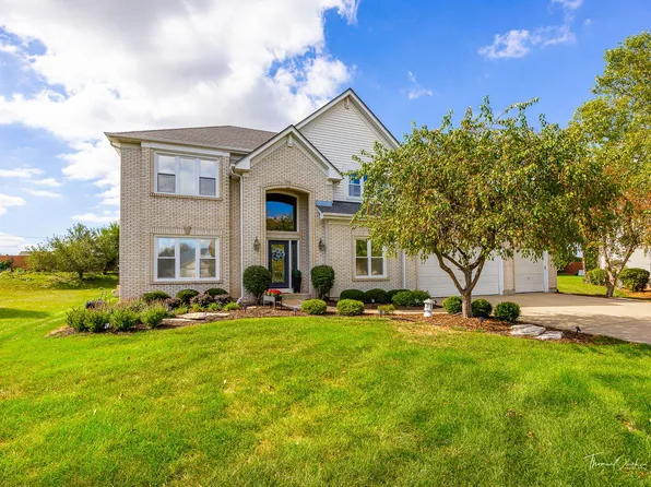 5636 Bergamot Ct, Naperville, IL 60564