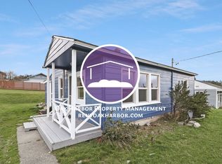 1320 W Crosby Rd, Oak Harbor, WA 98277