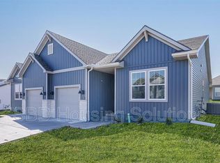 27402 E Oak View Dr, Lake Lotawana, MO 64086