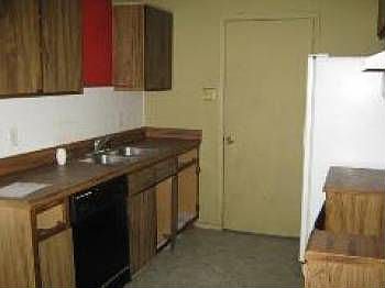 5th image of 1910 Denfield Dr