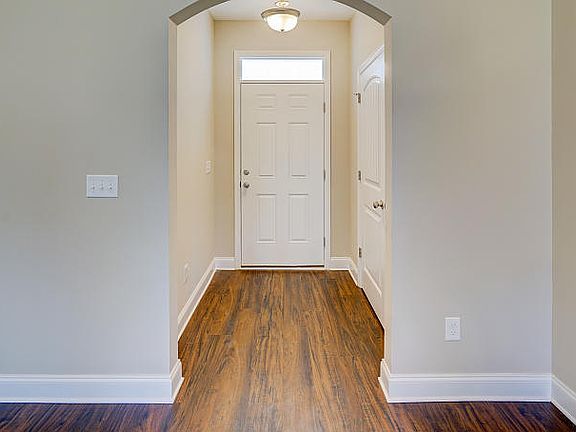 3rd image of 517 Bradley Dr